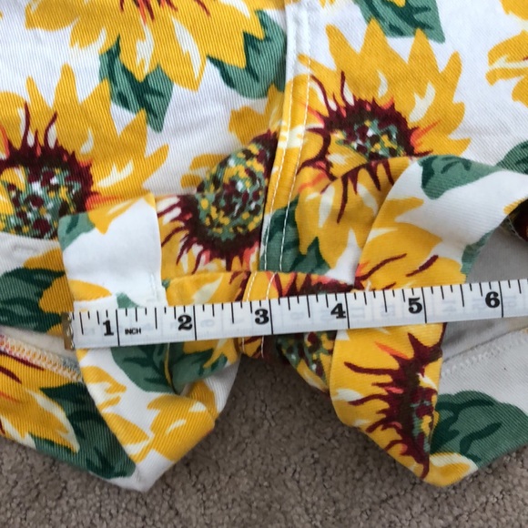 American Apparel High Rise White Sunflower Shorts - Picture 5 of 6